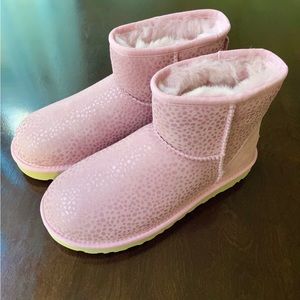 NEW UGG Womens Classic Mini Sparkle Spots Boots Pink Size 9 Authentic